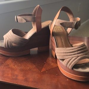 Dolce vita wedges